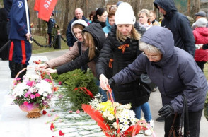 ТОРЖЕСТВЕННАЯ ЦЕРЕМОНИЯ ВОЗЛОЖЕНИЯ НА МЕМОРИАЛЕ РАБОТНИКАМ ЗАВОДА ГАЛОГЕН, ПОГИБШИМ В ГОДЫ ВЕЛИКОЙ ОТЕЧЕСТВЕННОЙ ВОЙНЫ 1941 - 1945 ГГ.