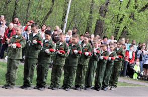 ТОРЖЕСТВЕННАЯ ЦЕРЕМОНИЯ ВОЗЛОЖЕНИЯ НА МЕМОРИАЛЕ РАБОТНИКАМ ЗАВОДА ГАЛОГЕН, ПОГИБШИМ В ГОДЫ ВЕЛИКОЙ ОТЕЧЕСТВЕННОЙ ВОЙНЫ 1941 - 1945 ГГ.