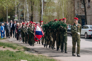 ВОЗЛОЖЕНИЯ ВЕНКОВ И ЦВЕТОВ погибшим в годы Великой Отечественной войны